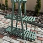 Koka puķu podu plaukts